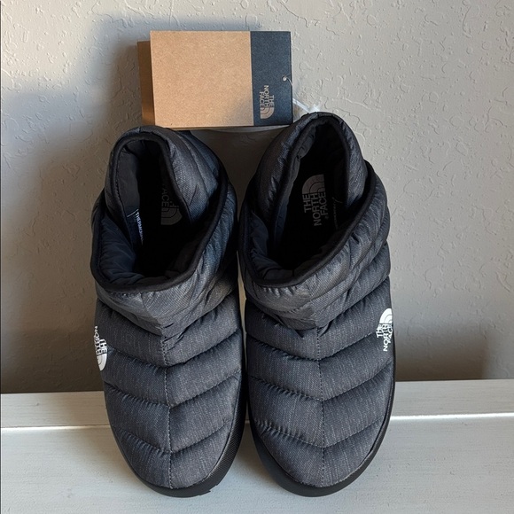The North Face Thermoball Traction Unisex  Gray  Quilted Boots NWT Size 8M 9.5Wm